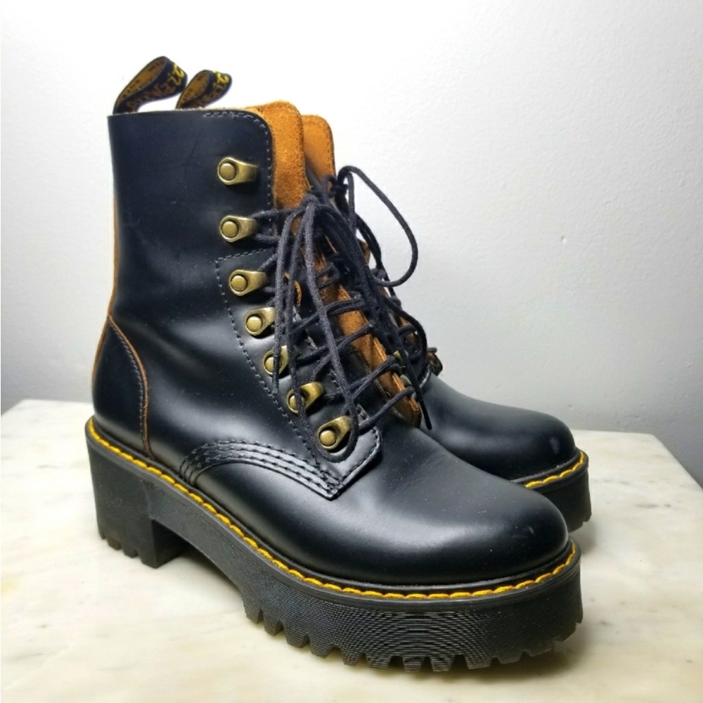 Dr.Martens Leona Boots